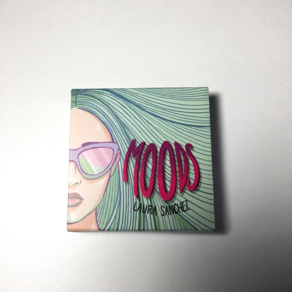 Brand new moods eyeshadow - Picture 3 of 4